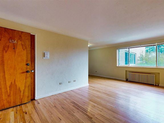 4th image of 733 E 2nd Ave APT 204