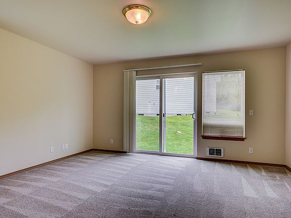 5th image of 1486 NW Falls Creek Loop Unit 1