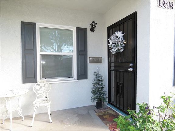 3rd image of 13514 Cowley Ave