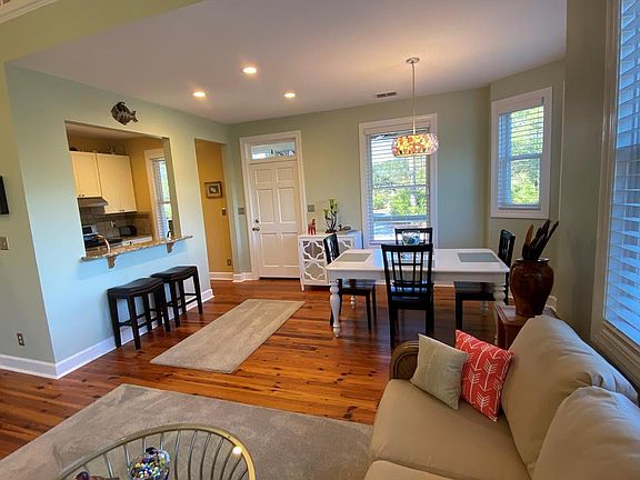 4th image of 243 Magnolia Bay Dr
