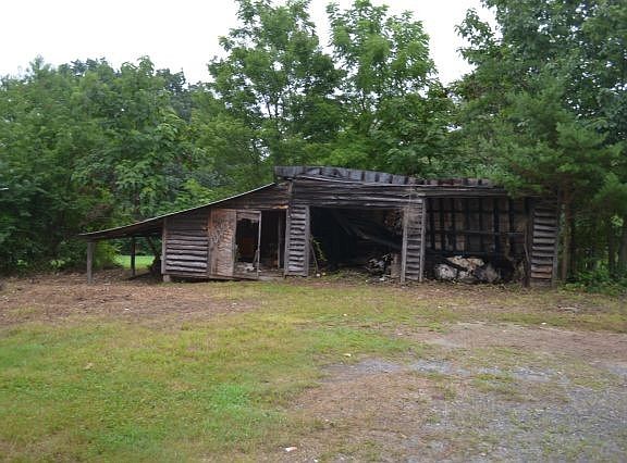2nd image of 105 Greenbriar Dr