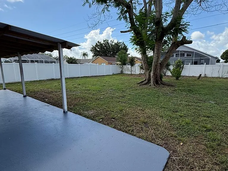 204 La Paz Dr — Photo 27