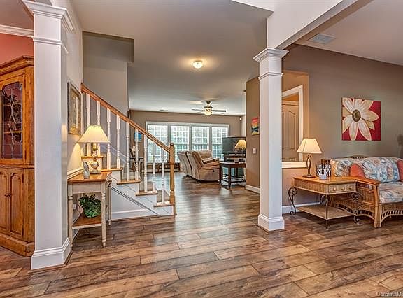 5th image of 6903 Mordred Ln
