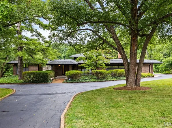 18 Spoede Ln, Saint Louis, MO 63141