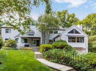 82 Shagbark Dr, New Canaan, CT 06840