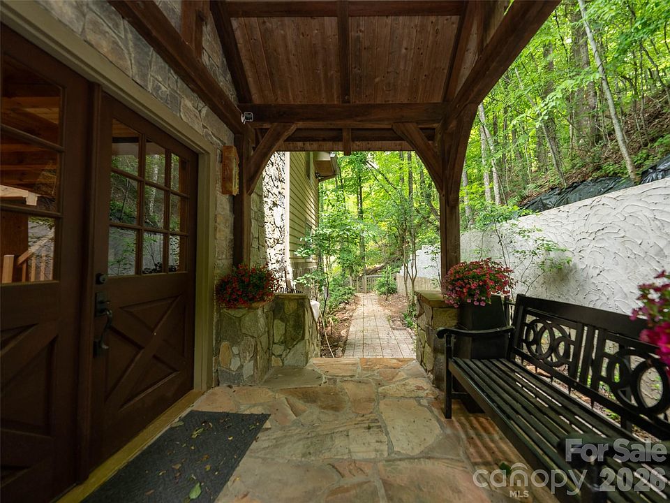 1st image of 82 Red Oak Dr