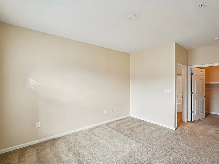 The Enclave Apartments — Photo 32