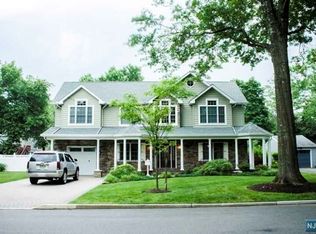 639 Falmouth Ave, Paramus, NJ 07652