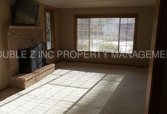 3rd image of 9005 163rd Street Ct E