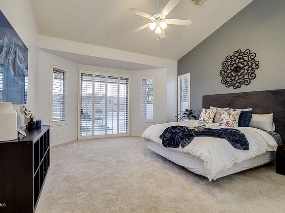 4th image of 4035 E Hamblin Dr
