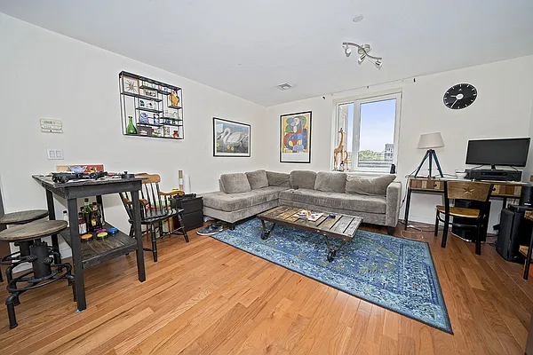 Rented by Level Group | media 28