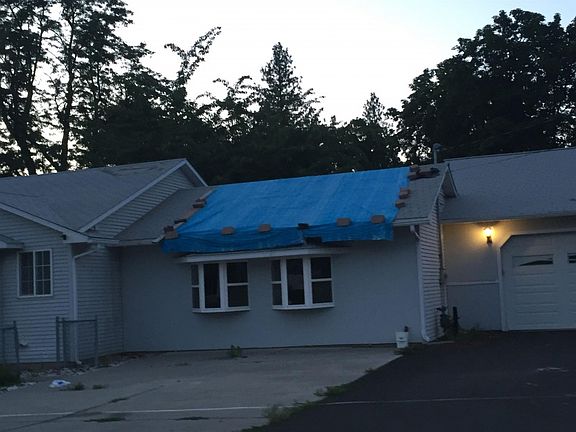 3rd image of 303 E Campbell St