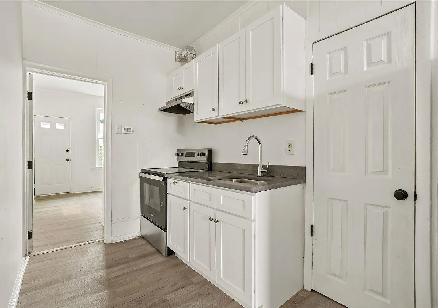 227 N Simpson St — Photo 2