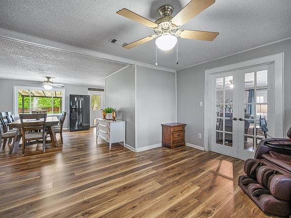 4th image of 101 Bobolink Ln