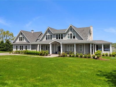 586 Nanaquaket Rd, Tiverton, RI, 02878
