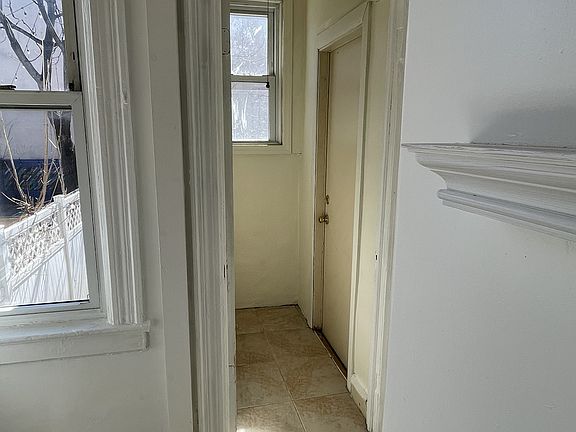 5th image of 6502 Park Ave #1