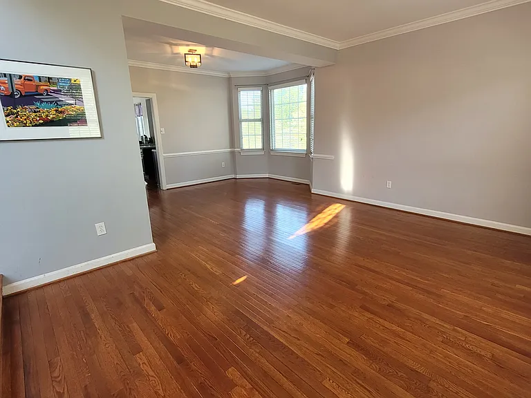 11201 Yardley Ct — Photo 4