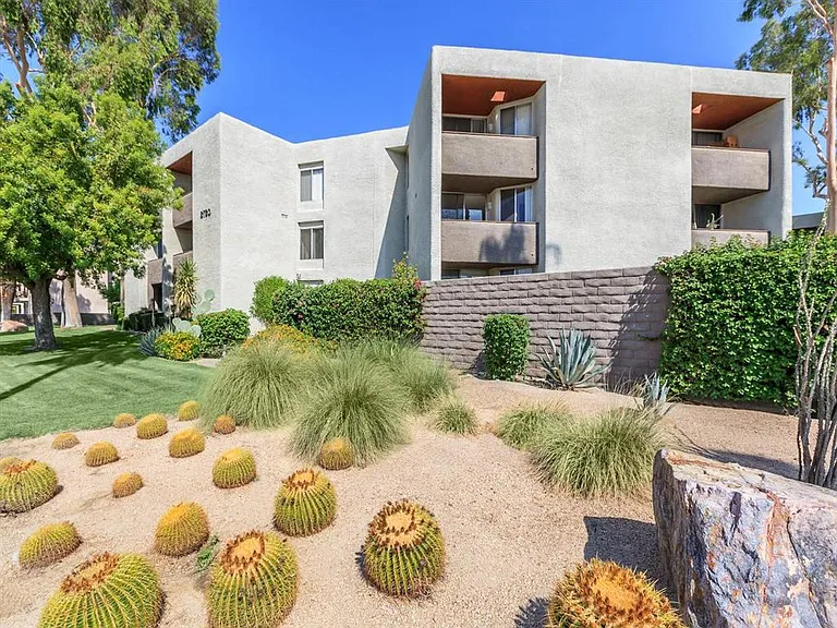 Mojave Blue Apartments — Photo 42