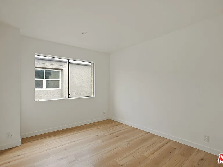 2020 Delaware Ave #7 — Photo 20