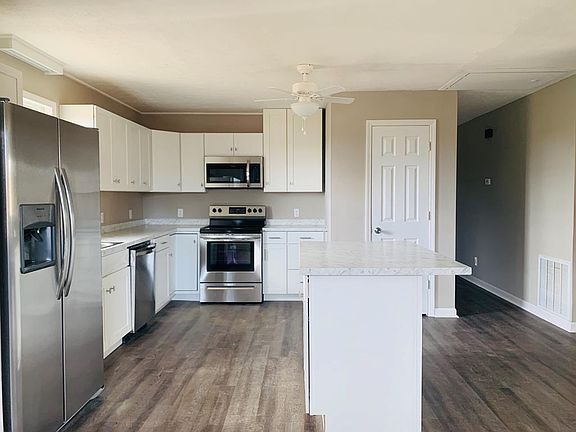 3rd image of 160 Quinten Dr