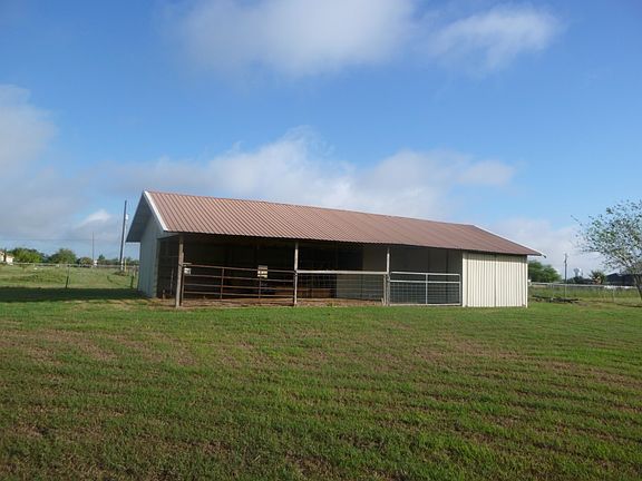 3rd image of 1100 Cale Dr