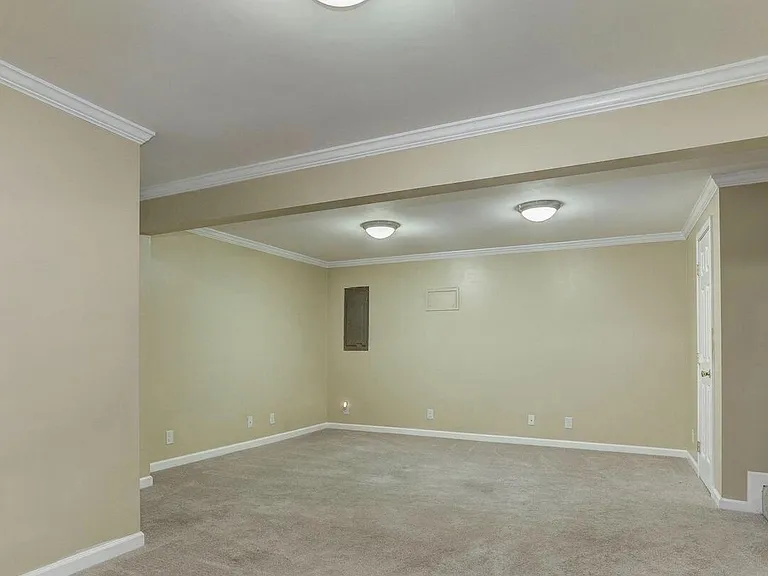 307 Stafford Mews Ln — Photo 27