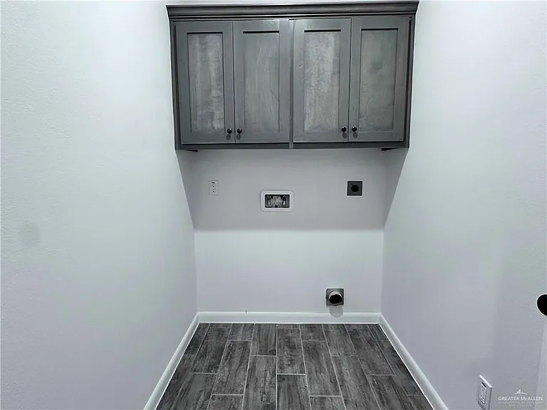 1100 Azalea St — Photo 13