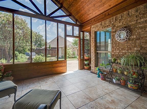 4th image of 5611 Emerson Ct