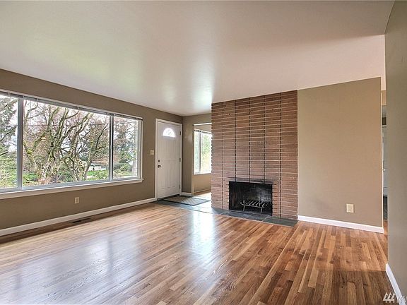 3rd image of 16203 45th Ave S