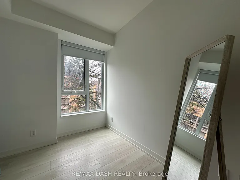 223 Saint Clair Ave W #215 — Photo 38