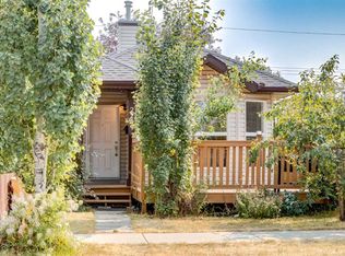 2234 W 15a St SE, Calgary, AB T2G 3N1