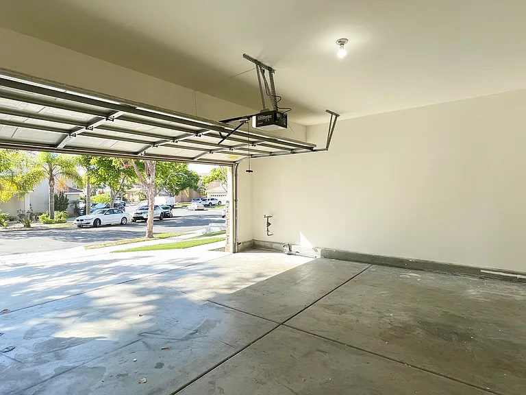5218 Mariner Dr — Photo 49