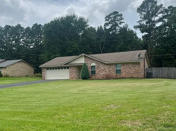 311 Hillshore Dr, Longview, TX 75605