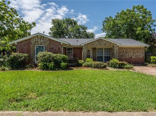 408 E Fuller Dr, Euless, TX 76039