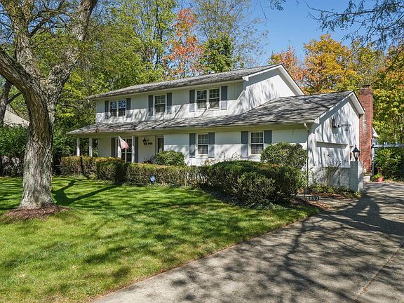 2nd image of 5650 Woodridge Dr