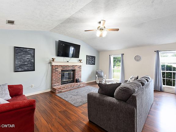 5th image of 43 Buttonwood Dr
