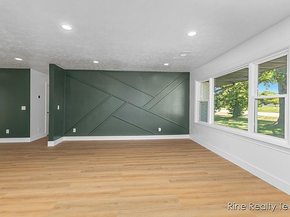 5th image of 365 E 40th St