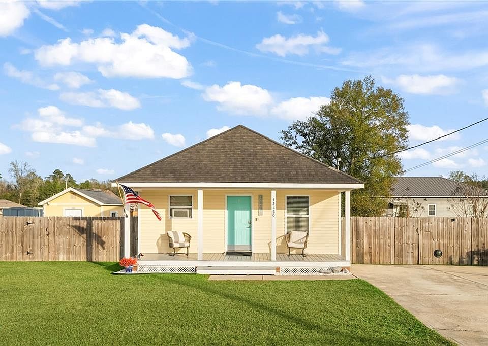 1st image of 42286 Andrea Ln
