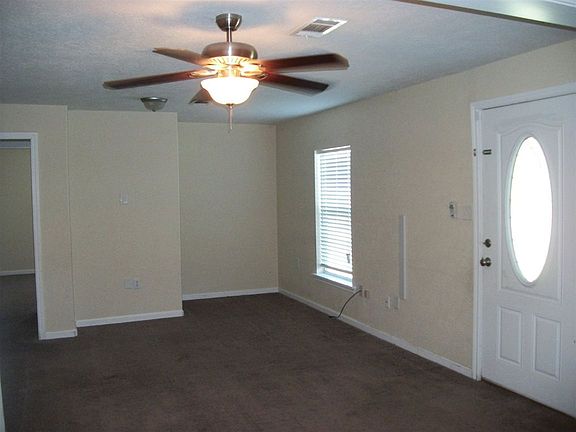 3rd image of 1415 Eugene Ave
