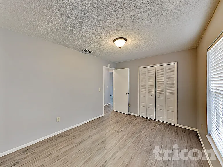 1778 Hazelton Ave — Photo 11