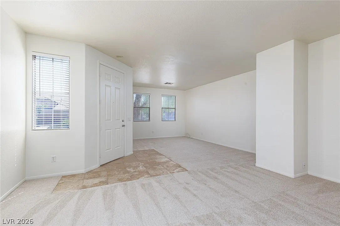 3 bed, 2.0 bath, 1776 sqft, $2,350 — Photo 4