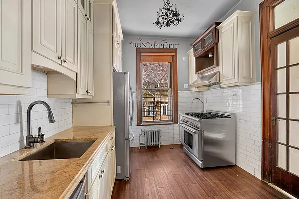 Sold by Douglas Elliman | media 8