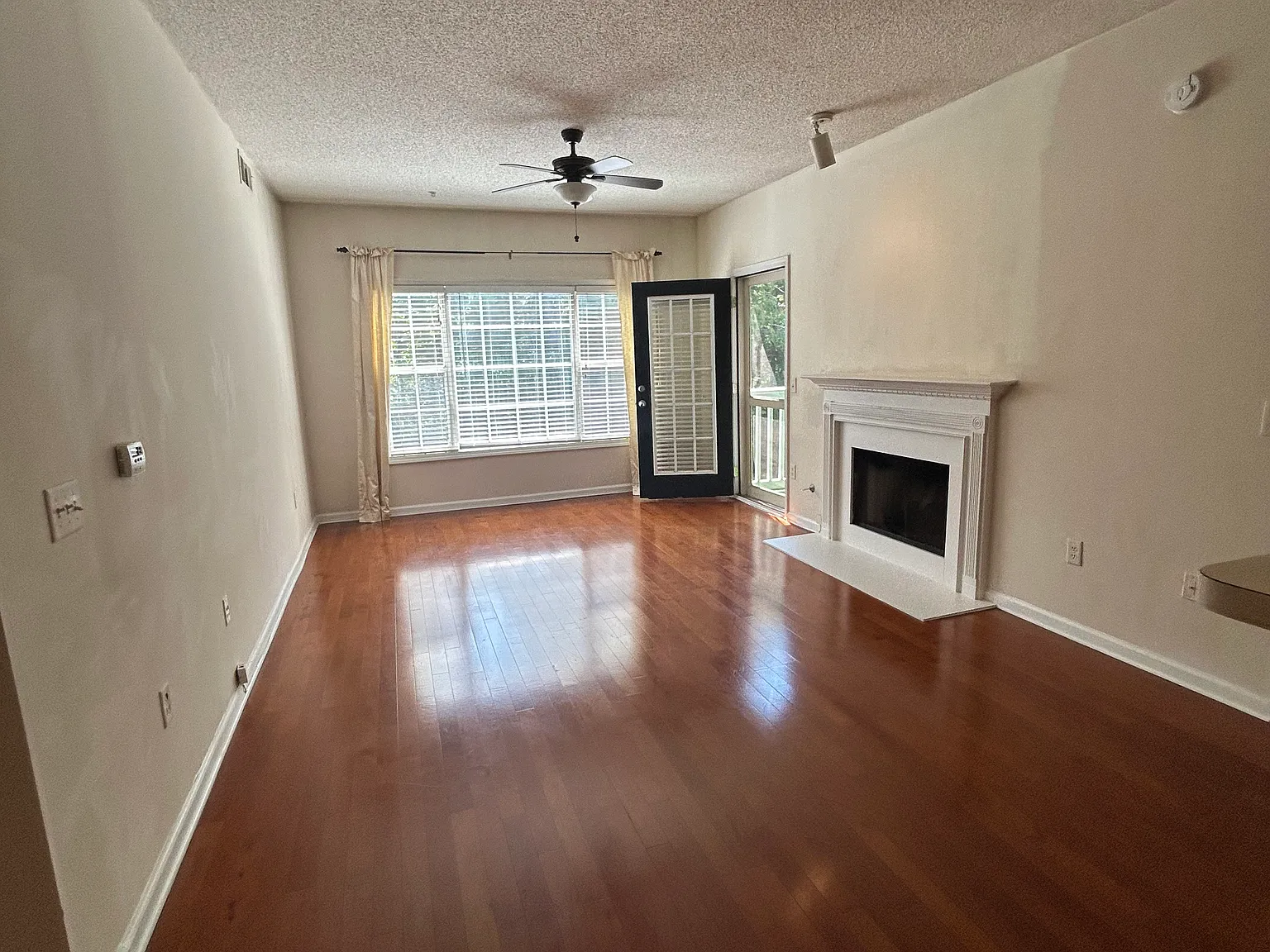 2 bed, 1232 sqft, $1,900 — Photo 3