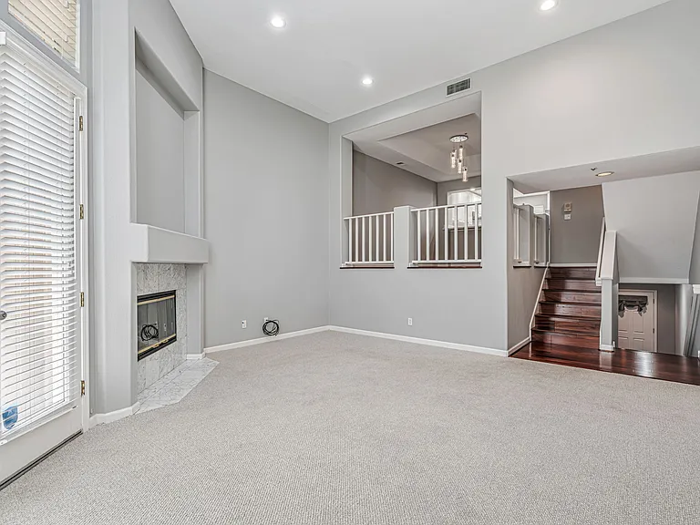 1103 Emerald Bay Ln — Photo 5
