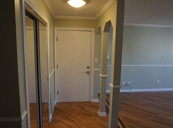 3rd image of 6517 N California Ave APT 204