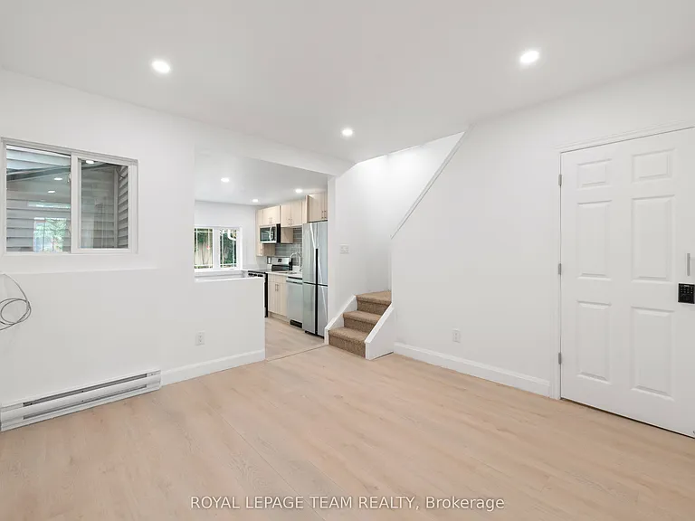 143 Saint Andrew St — Photo 8