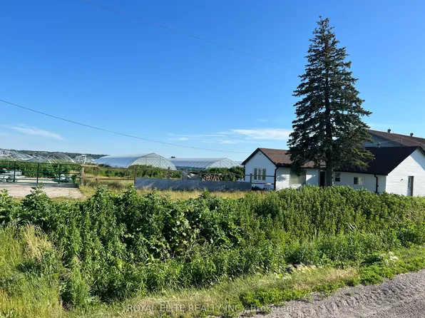 635 Strawberry Ln, King, ON L3Y 4V9