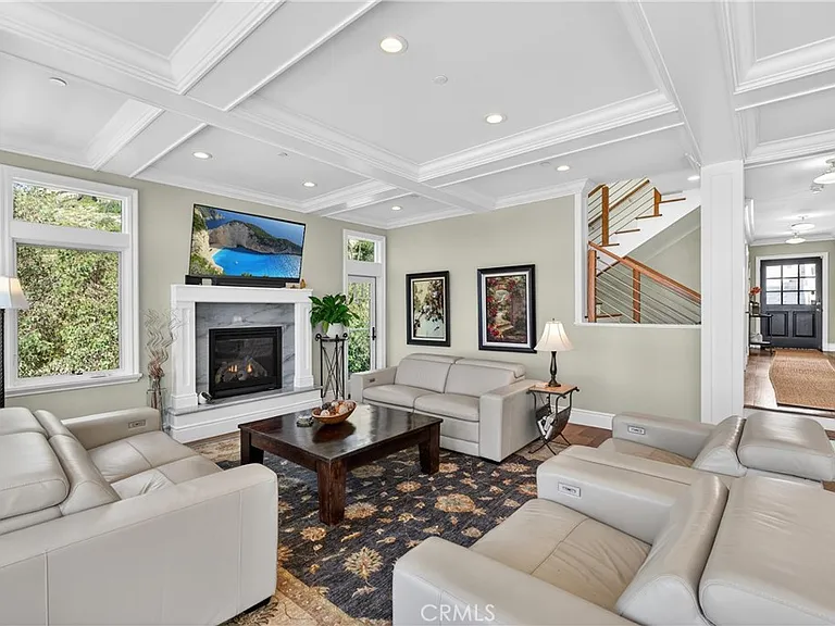405 Blumont St — Photo 10