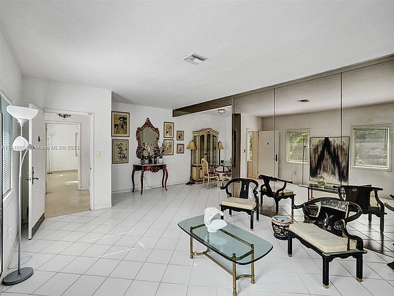 5th image of 4806 University Dr