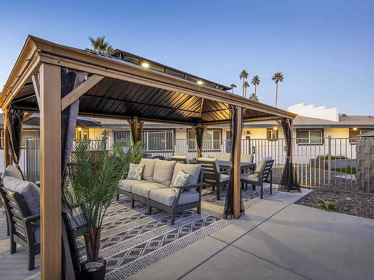 Modern patio home, pet friendly resort living in Arcadia at Urban Falls. — Photo 23